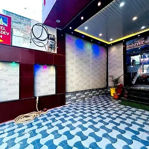 Mahadev Hotel